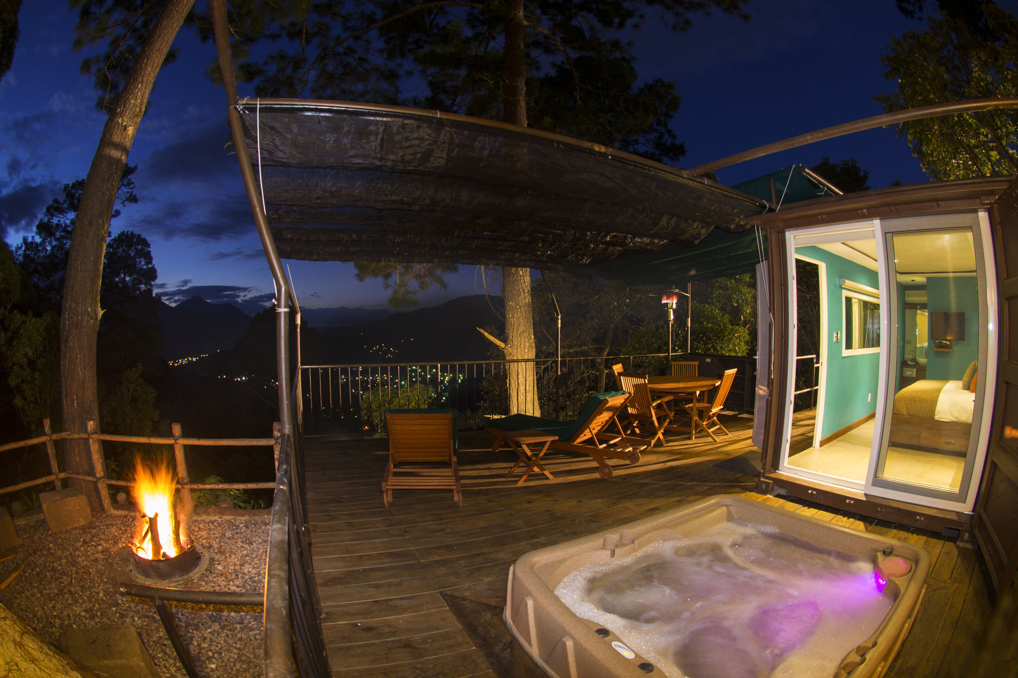 Hotel Museo Spa Casa Santo Domingo Antigua Luaran gambar The Treehouse at night