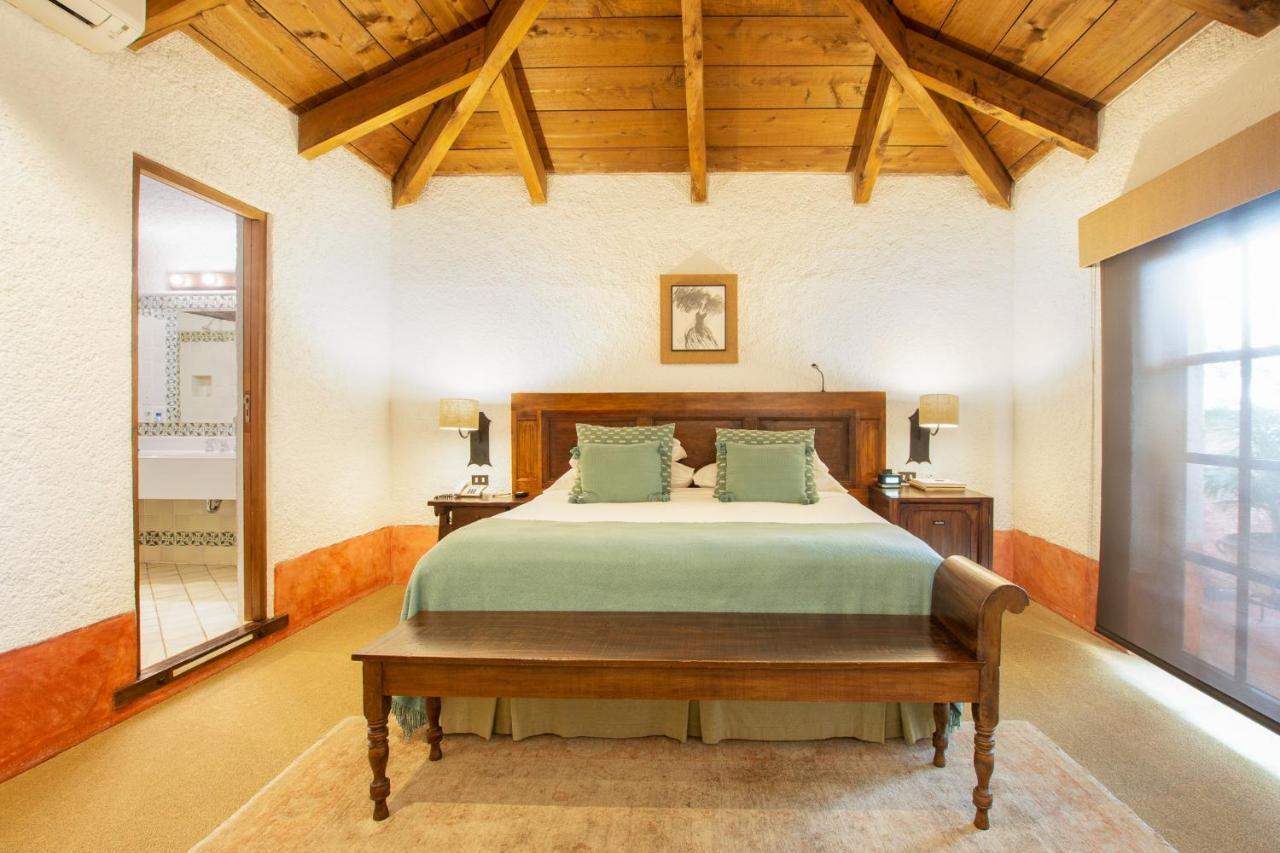 Hotel Museo Spa Casa Santo Domingo Antigua Luaran gambar A bedroom at the hotel