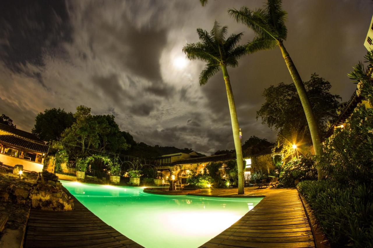 Hotel Museo Spa Casa Santo Domingo Antigua Luaran gambar The resort at night